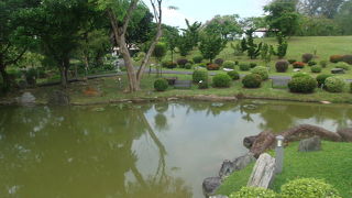 素朴な風情で楽しめる日本庭園です