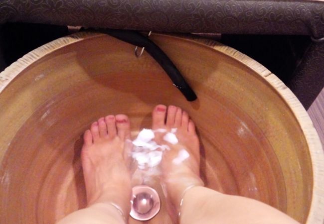 丁寧で痛気持ちいい足裏マッサージ