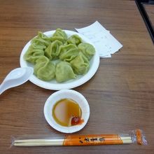 野菜ギョーザ。これは今一です。韮の方が良いです。