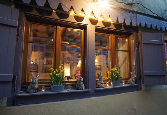 【コルマール】 窓辺が可愛らしいフランス料理店