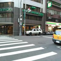 ホテルの隣はセブンイレブン