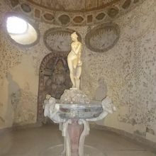 ヴィーナス：グロッタ内