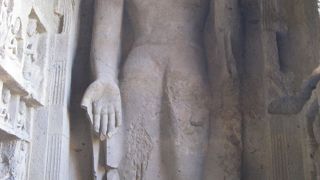 国立公園内にある石窟群