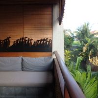 お部屋のバルコニーのソファベッドでゆっくりするのも最高