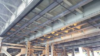 永代通りに架かる鉄道橋