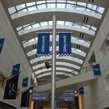 クイーンズスクエア