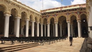 鳩の多い宮殿跡