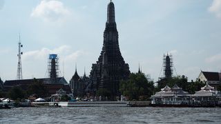 ワット・アルンに行くにはこれに乗れ！