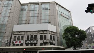 やや高級百貨店