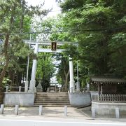 スロープ有りの神社です