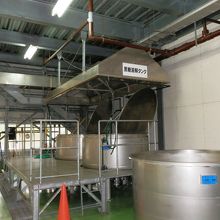 「黒糖溶解タンク」です。