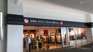 保安検査とロビーの間