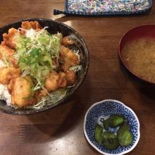 ネギ塩チキン丼肉まし