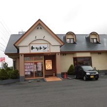 どの店も、こんな感じの店構え