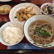 なかみ汁の定食