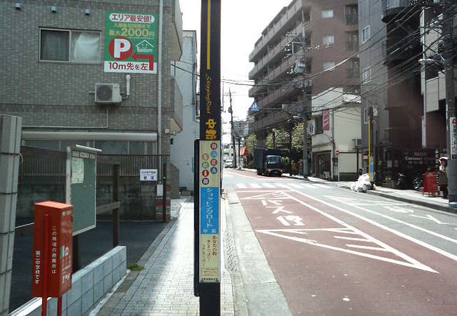 駅付近のぶらり旅にちょうどいい商店街