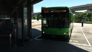 ターミナル2、ターミナル1と停車して行きます。