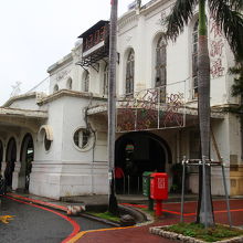 台鐵台南の駅舎