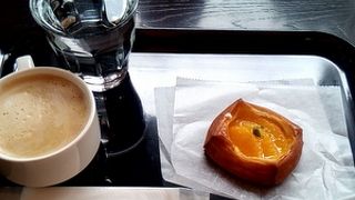 二階のイートインが気持ちいい♪