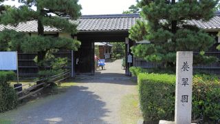 海水を引き込んだ珍しい庭園