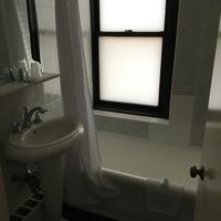 シャンプー、ボディソープがありました。