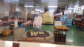 せんべい焼き体験は以外と時間がかかります