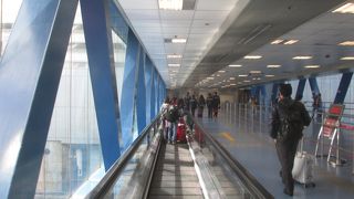 入国審査は厳しい