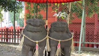 浅草神社の境内にあり