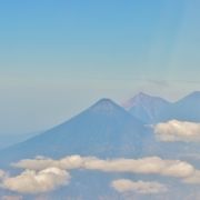 アカテナンゴ火山