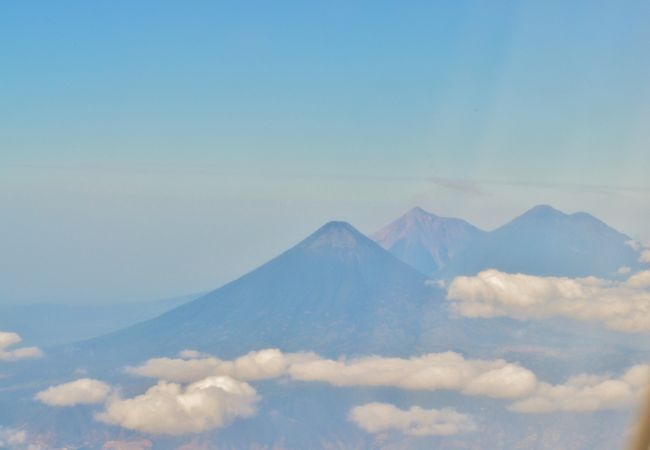 アカテナンゴ火山