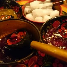 右がストロベリージャム