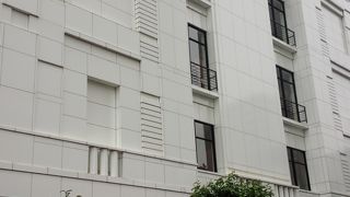 難しい立地のせいか空いています