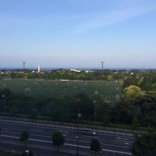 回廊に沿って売店がたくさんあります。