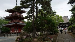 花の寺巡礼　第九番　鶴林寺　国宝・重要文化財の建物がある寺院です。