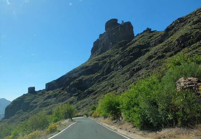 グラン・カナリア島の火山が造りあげた奇岩の一つ、Roque Bentayga（ベンテイガ岩）