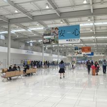 内部はガランとしている