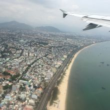 ダナン空港を出発した時の風景です。