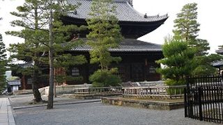 数多くの塔頭に囲まれたお寺