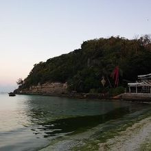 ビーチの先端です。