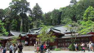 芦ノ湖のほとりにある神社