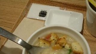 カレーもお奨め。具沢山スープがいただけます。