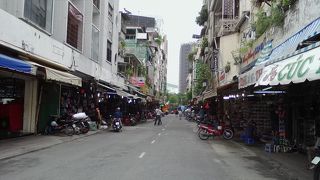 靴屋が多いですが…