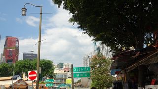 小さなショッピングストリートです。