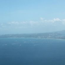 着陸前に大きく旋回。ボラカイ島がきれいに見えました。