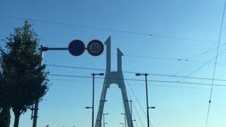 印象的で立派な橋