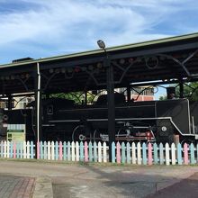 二水駅近くの公園に蒸気機関車が展示されています。