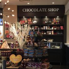 店内入って左側にチョコレートがたくさん