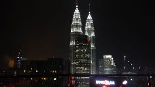 夜のツインタワー