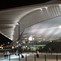 ホテル出入り口から、駅方向の眺め