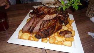 Tボーンステーキ